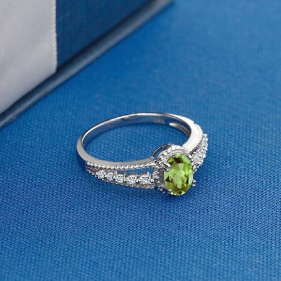 1.01 Ct Oval Green Peridot White Topaz 925 Sterling Silver Ring - Picture 3 of 6